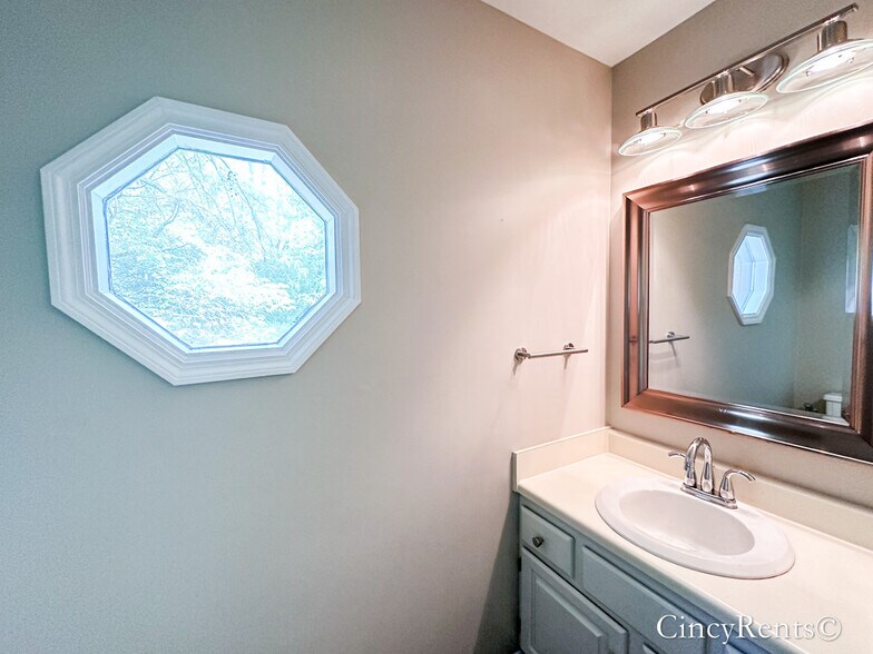 Building Photo - 7982 Lancelot Dr