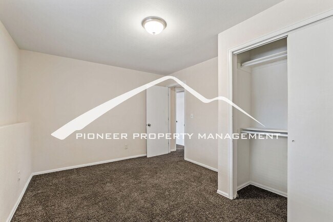Building Photo - "Westside is the Best Side" - 4 bedroom, 2 full bathroom, 2 car garage, and fully enclosed yard.