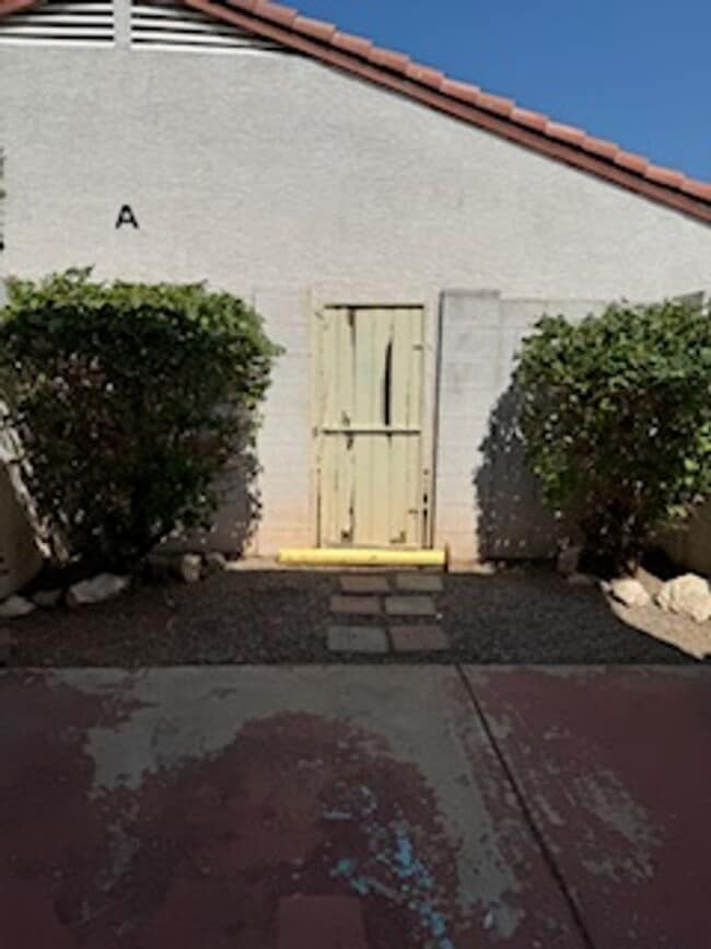 Building Photo - 2 BEDROOM UNIT IN MESA
