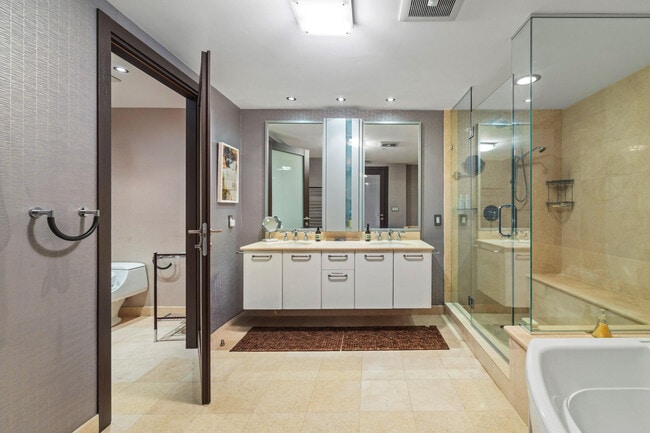 Building Photo - 3101 S Ocean Dr