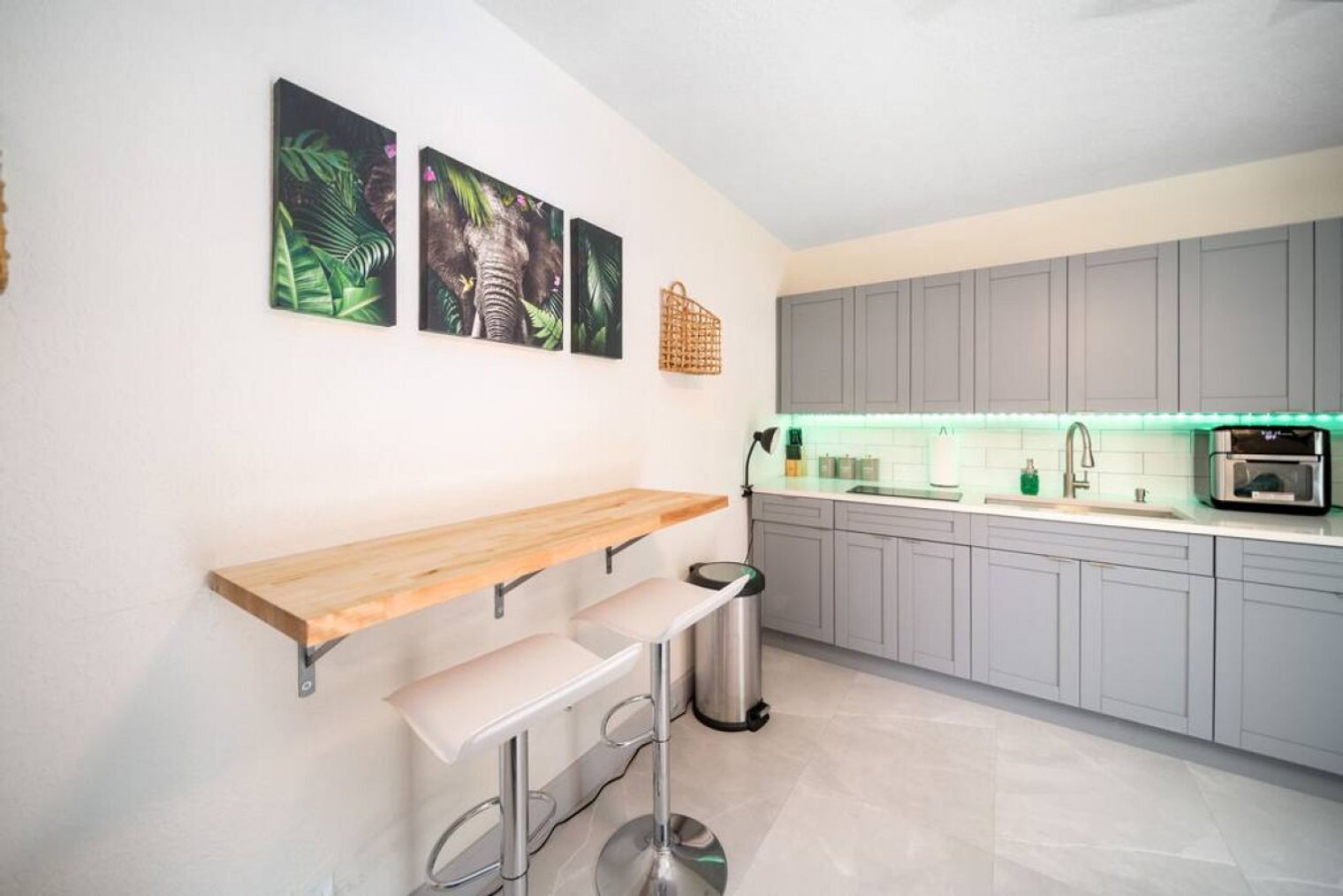 Building Photo - 1702 NE 9th St