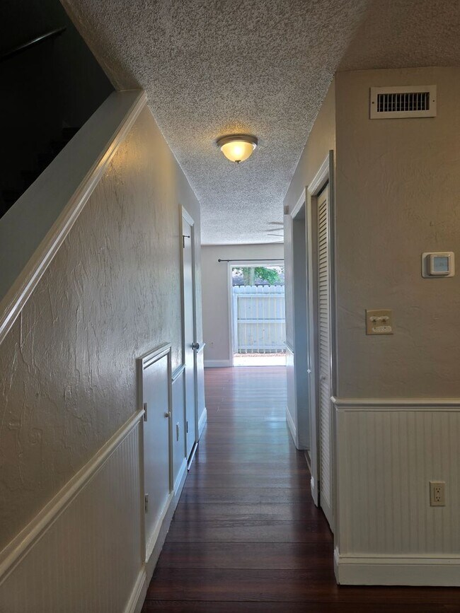 Building Photo - Charming 2-bedroom, 1.5-bath in the desirable Bellamy Forge