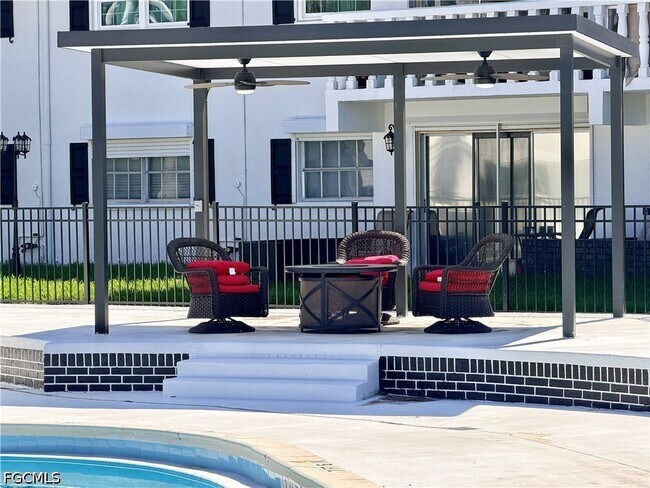 Building Photo - 3706 Broadway