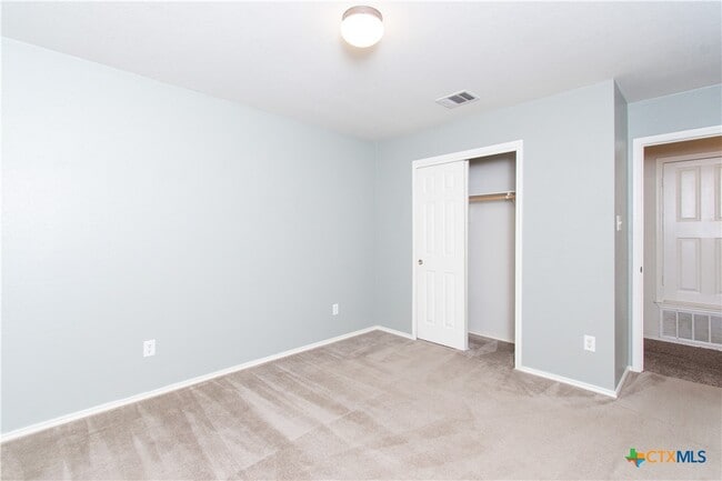 Building Photo - 219 Scarlet Ln