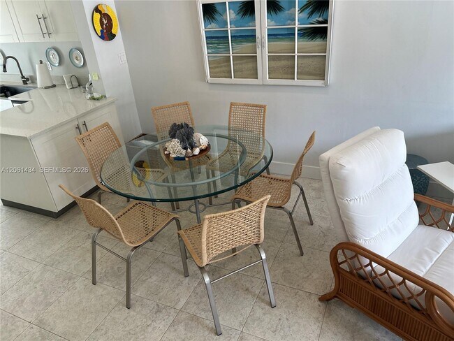 Building Photo - 881 Ocean Dr