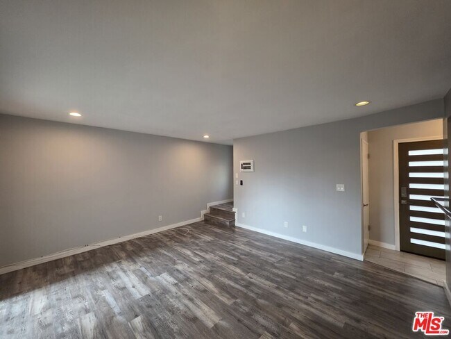 Building Photo - 210 S Lucia Ave