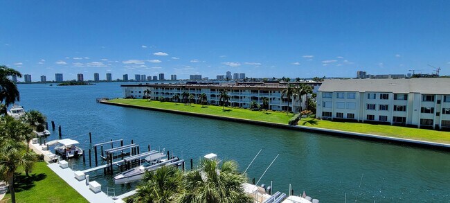 Building Photo - 108 Paradise Harbour Blvd