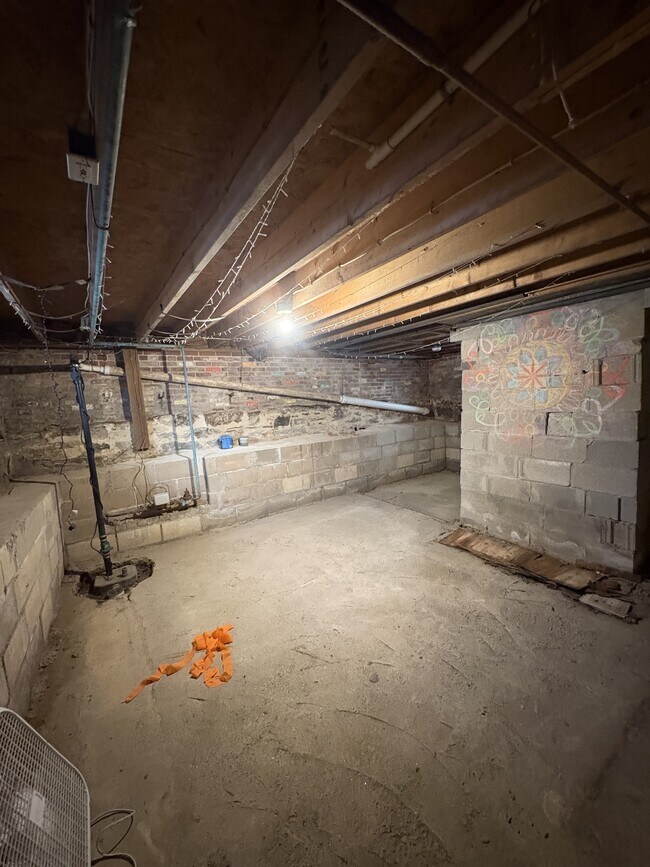 Building Photo - 204 Belchertown Rd