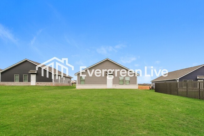 Building Photo - 22599 Dashwood Ln