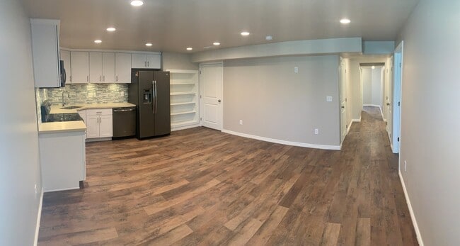Building Photo - 343 Flagstone Dr