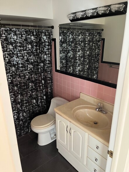 Building Photo - 17060 E 11 Mile Rd