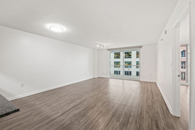 Building Photo - Brickell Bay Club