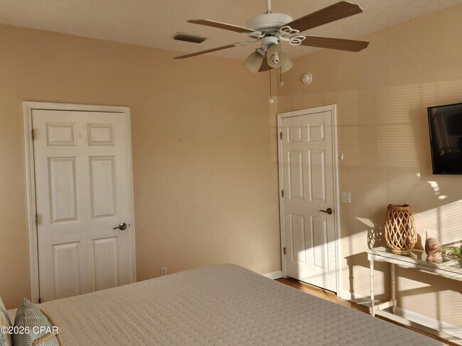 Building Photo - 11728 Seashore Ln