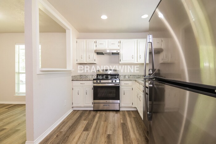 Building Photo - 1821 Whiteoak Dr