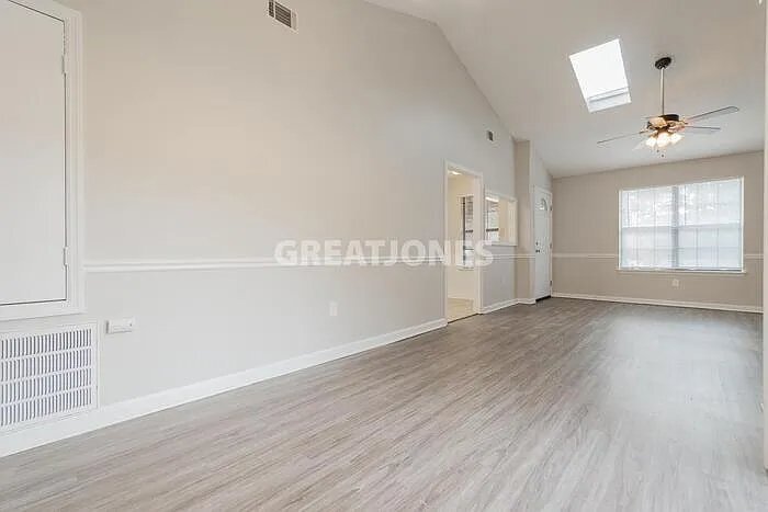 Building Photo - 3414 Aurelia Dr