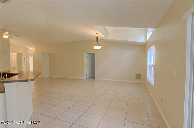 Building Photo - 4810 Manchester Dr