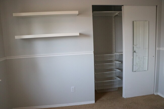 Building Photo - 209 Interlochen Ln