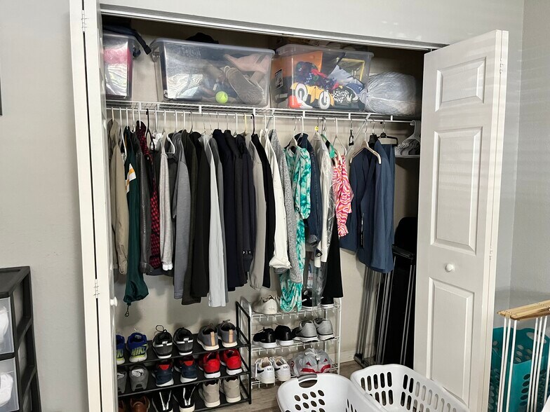 Bedroom Closet - 6150 Gulfport Blvd S