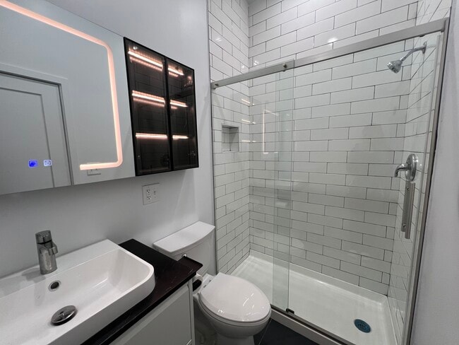 Building Photo - 2110 W 21st Pl