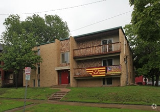 Building Photo - 1327 7th St SE