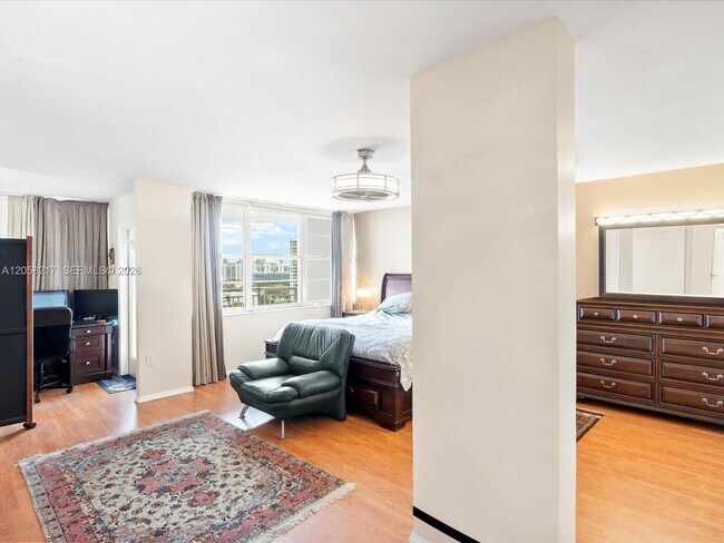 Building Photo - 18071 Biscayne Blvd