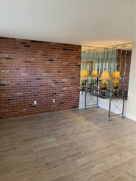 Building Photo - 5105 Atlantic Ct
