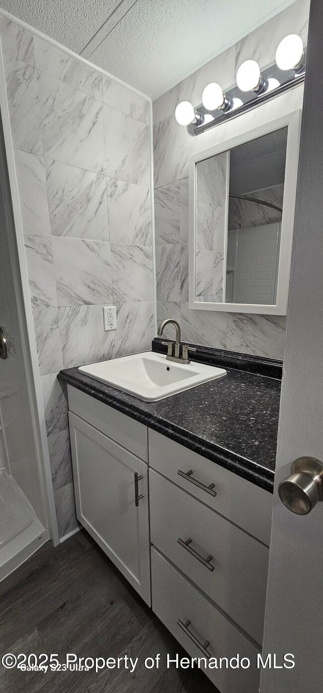 Building Photo - 15038 Brookridge Blvd