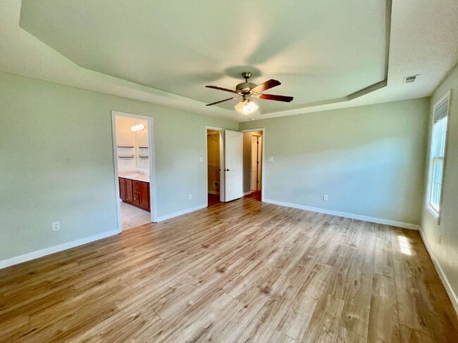 Building Photo - Charming 3-Bedroom Haven With 2 Full Baths...