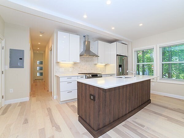 Building Photo - 187 I St