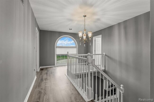 Building Photo - 23931 Pointe Dr