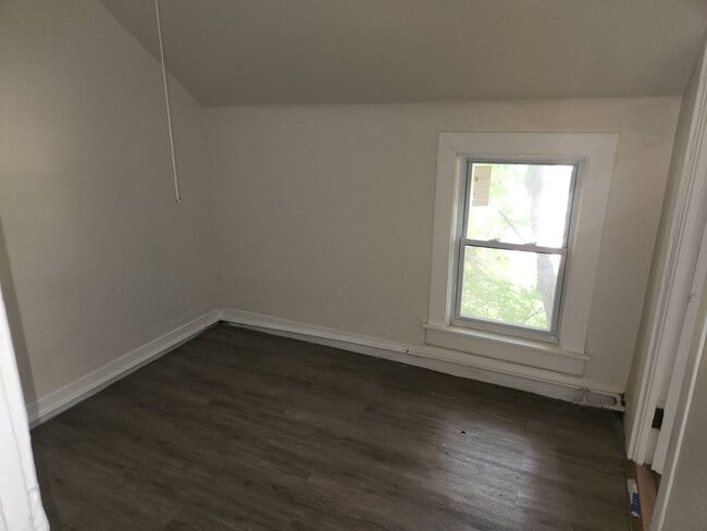 Building Photo - 2186 E 89th St