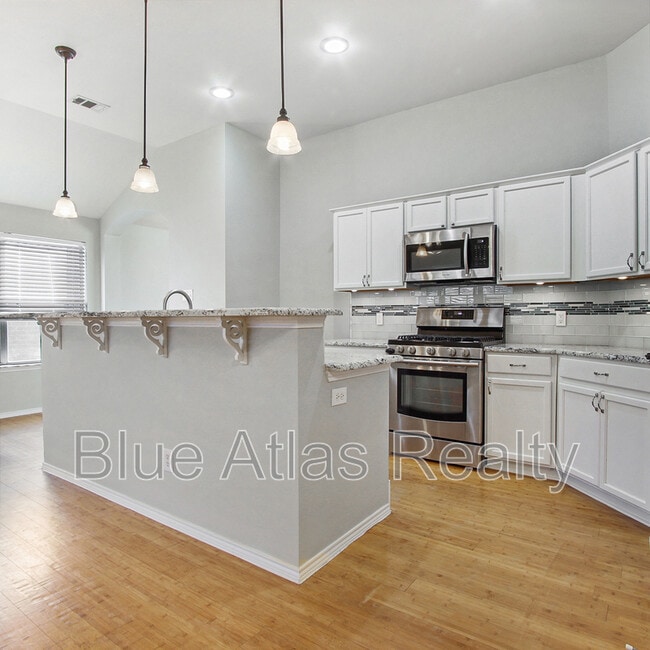 Building Photo - 542 Hickory Ln