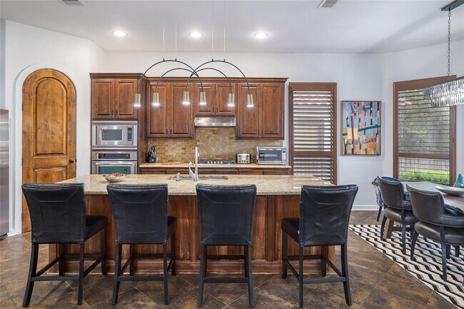 Building Photo - 15203 Lariat Trail