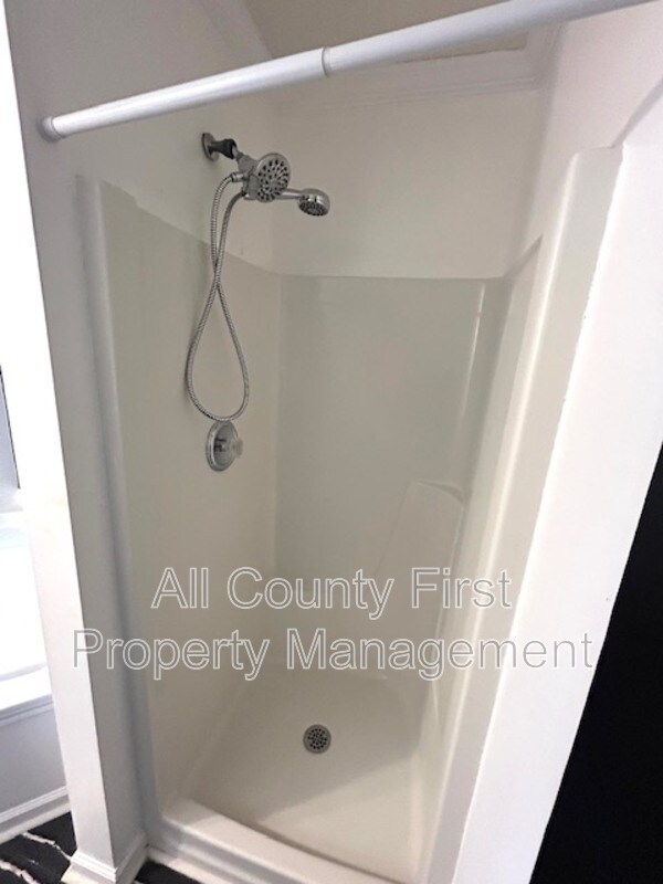 Building Photo - 4564 Parkview Square