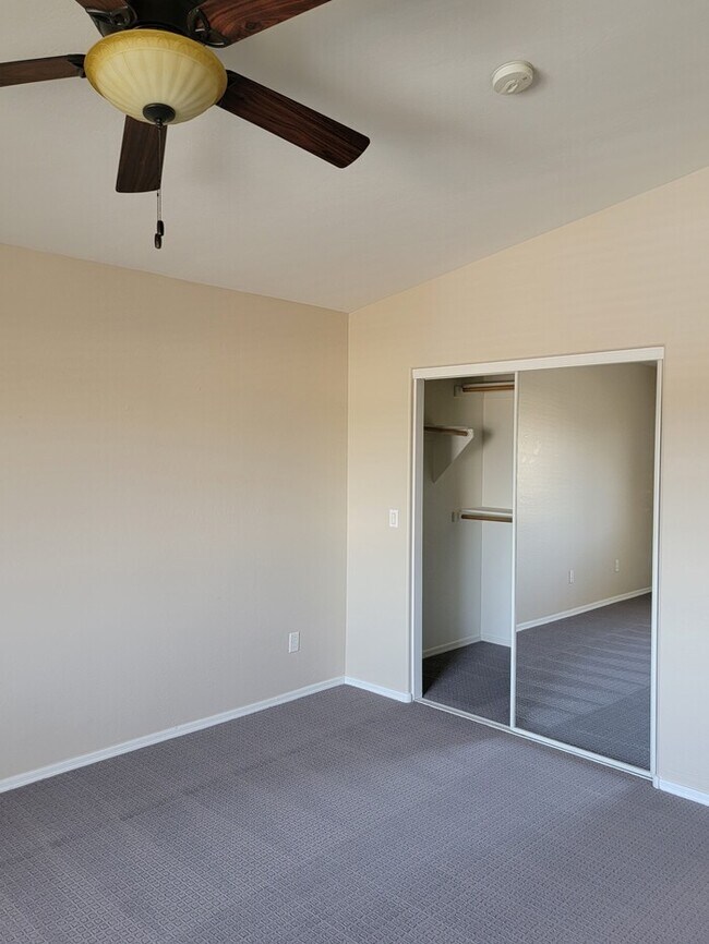 Building Photo - Amazing 4-Bedroom, 3-Bathroom home For Rent in Laveen!!