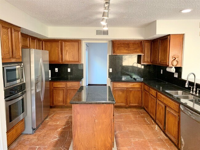 Building Photo - 1603 Beaconshire