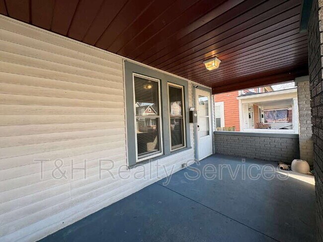 Building Photo - 2925 N Delaware St