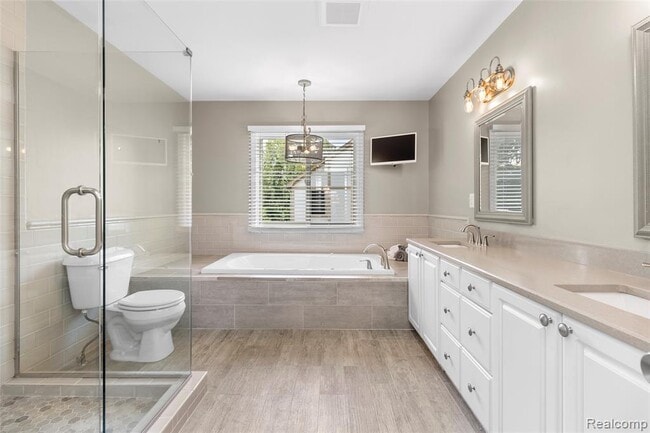 Building Photo - 5648 Whitfield Dr