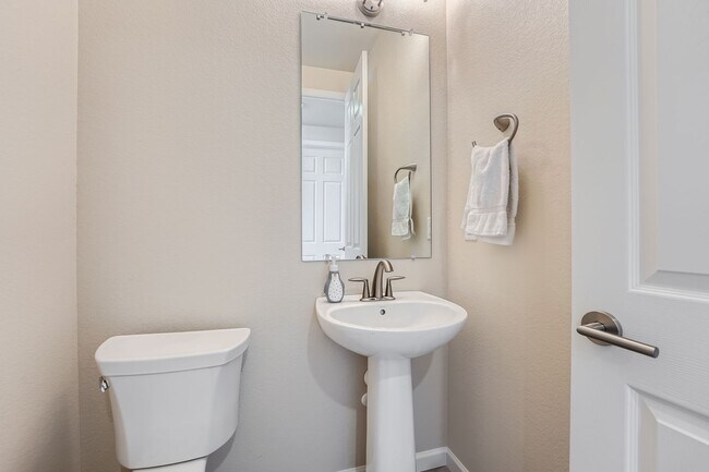 Building Photo - Welcome to Modern Luxury in Louisville, CO-Available December 10!