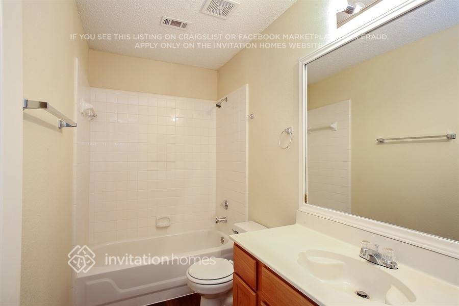 Building Photo - 2624 Bent Brook Dr