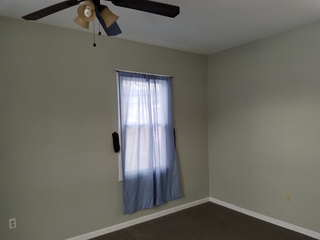 Building Photo - 30 S Main St