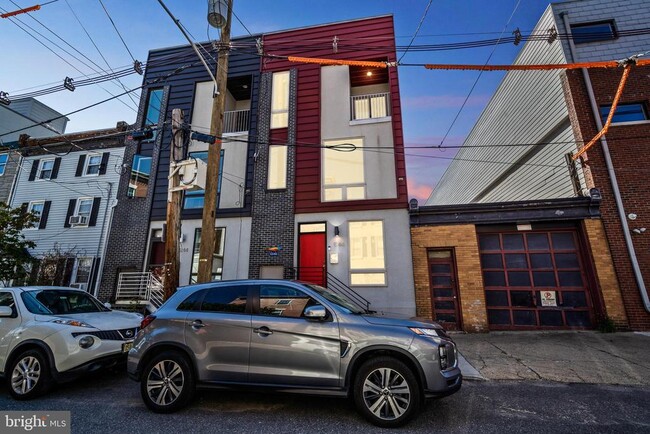 Building Photo - 1246 E Fletcher St