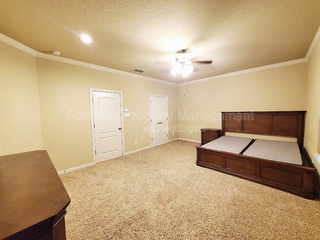 Building Photo - 11927 Jasmine Way