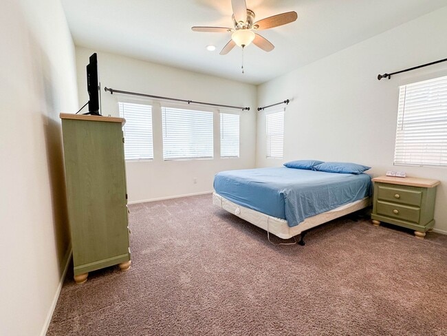 Building Photo - COMING SOON! * RARE OPPORTUNITY * SENIOR (55+) ROOM FOR RENT IN PRISTINE GATED COMMUNITY IN MENIFEE!