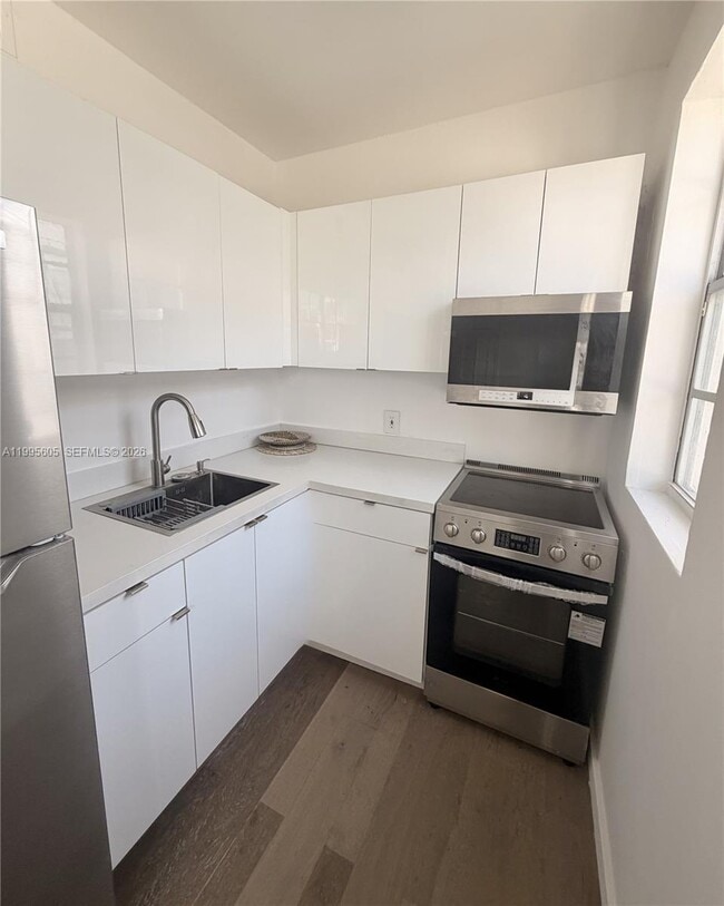 Building Photo - 605 Euclid Ave