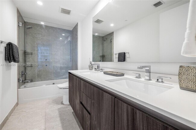 Building Photo - 488 NE 18th St