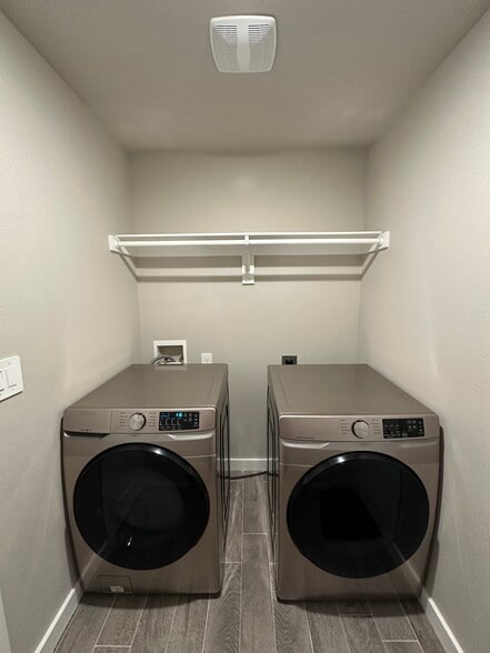 Laundry room - 75 Windsor Ct