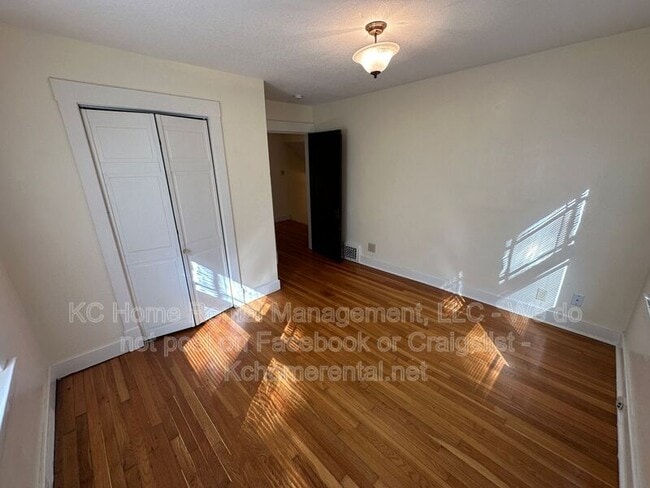 Building Photo - 5119 Grand Ave