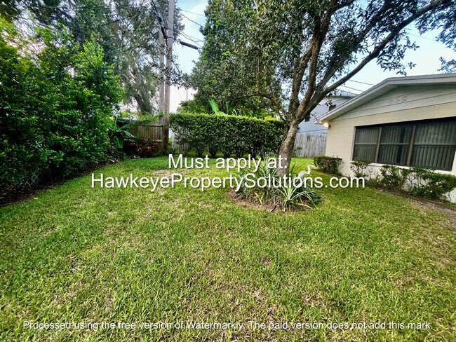 Building Photo - 3205 Carleton Cir W