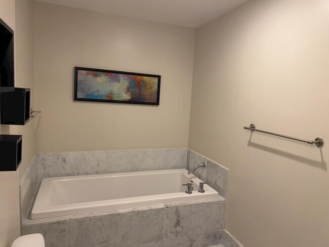 Building Photo - 253 NE 2nd St